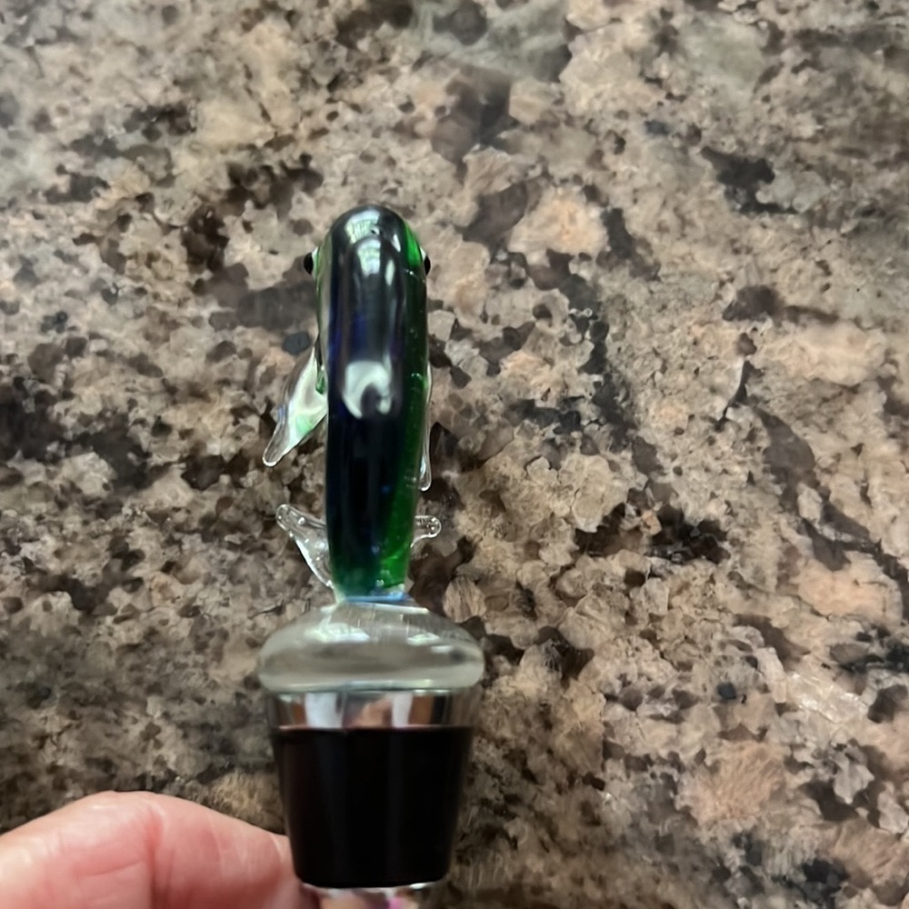 Dolphin Glass Wine Bottle Stopper with silver colored bottom NIB - Picture 9 of 9